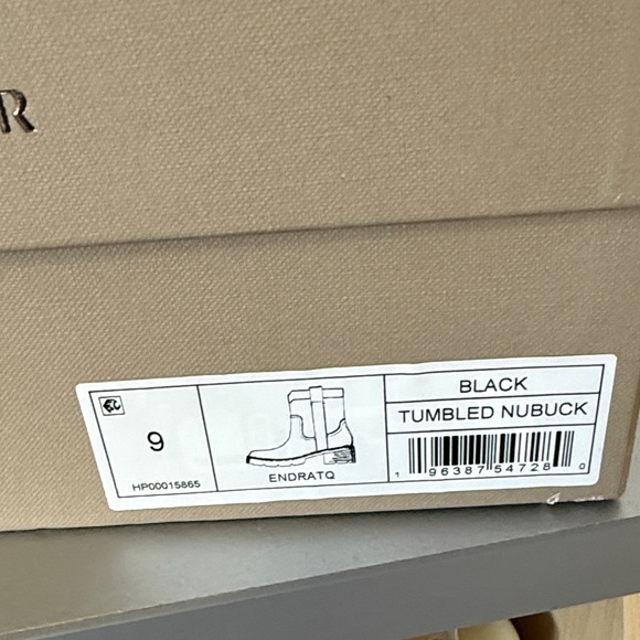 New Donald J. Pliner Black Heeled Boots Size 9 - Picture 9 of 9